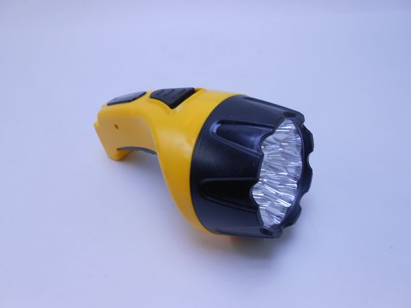 Фото: Фонарь ручной Smartbay SBF-85-Y аккумул.4V,0,8Ah,15св/д,желтый,пластик,вилка 220V
