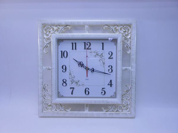 Фото: Часы настенные квадрат с узором 3850-105 38*38см корпус белый с золотом Легкий узор Рубин