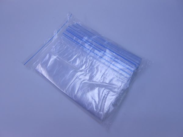 Фото: Пакеты гриппер с защелкой Masterbag 200*250мм 100шт.