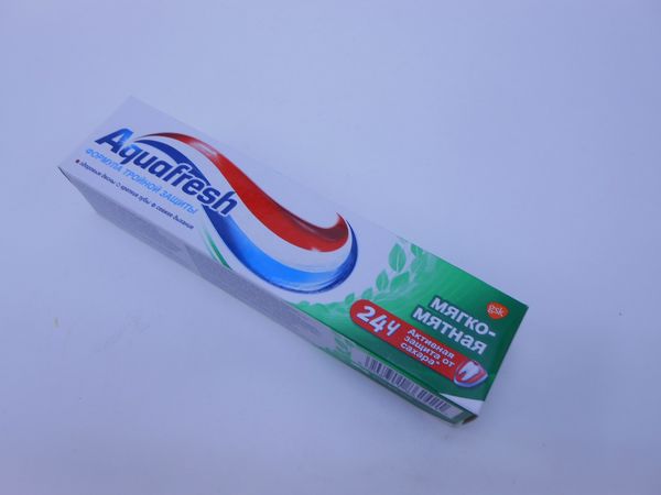 Фото: Зубная паста Аквафреш Тотал Кеа 3 мягко мятная 50мл зеленая