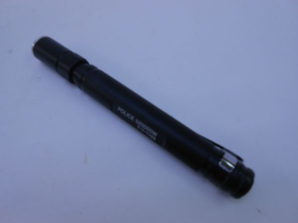 Фото: Фонарик маленький светодиодный,  в ручке 2*ААА