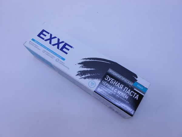 Фото: Зубная паста Exxe черная с углем 100мл